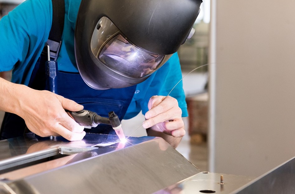 c4b96-welding-5497617_1280.jpg